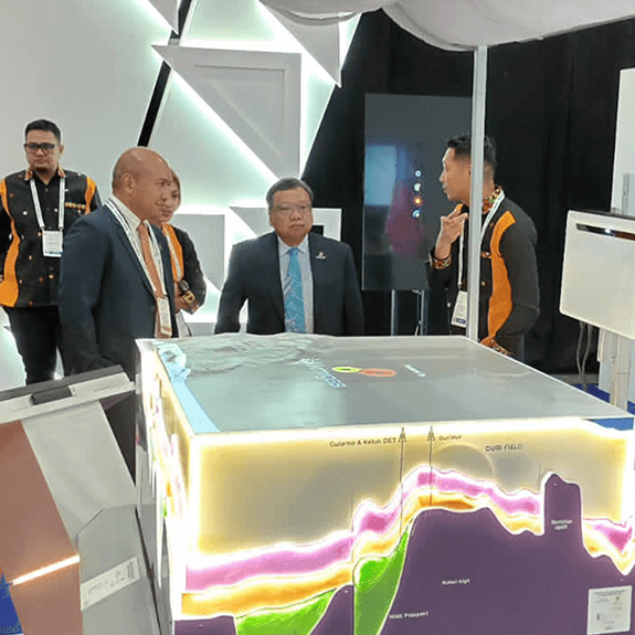 Maket SKK Migas dalam presentasi subsurface immersive Pola Raya Studio