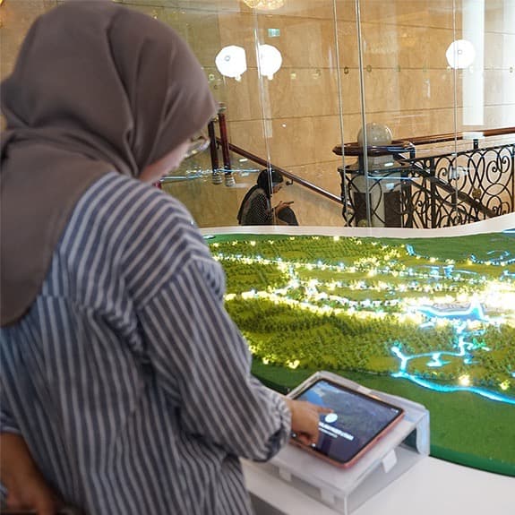 Interactive masterplan scale model presentation by Pola Raya Studio