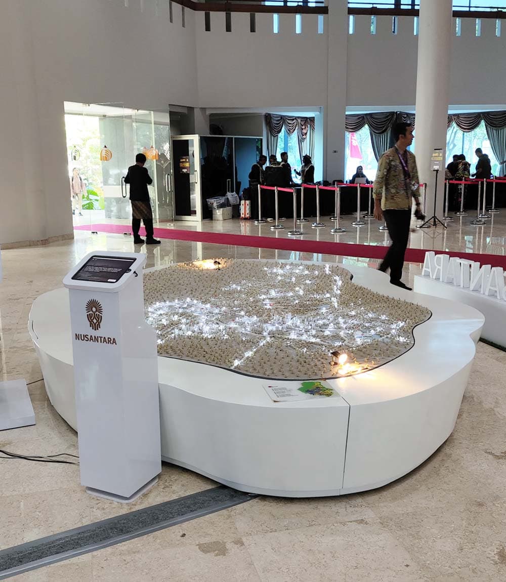 Maket smart imersif Pola Raya untuk storytelling proyek