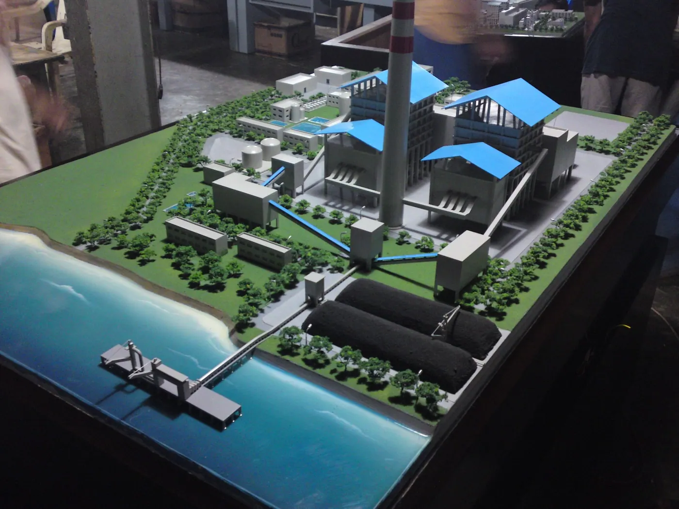 Maket fasilitas industri sebagai bukti kemampuan produksi model teknis Pola Raya Studio